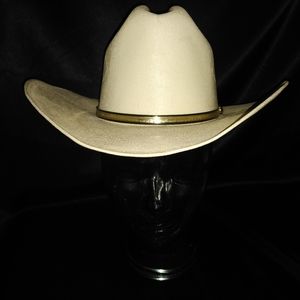 COPY - 6,'7/8. Cowboy  Hat  chart is 5.5